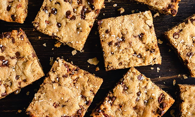 Acompáñame a preparar blondies con chocolate y nueces