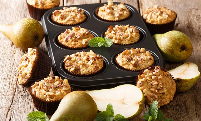 Deliciosos y sencillos muffins de pera con crumble