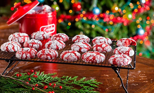 Prepárate para esta Navidad con unas galletas crinkle de red velvet