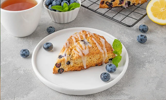 Mi receta favorita para preparar scones de arándanos y limón
