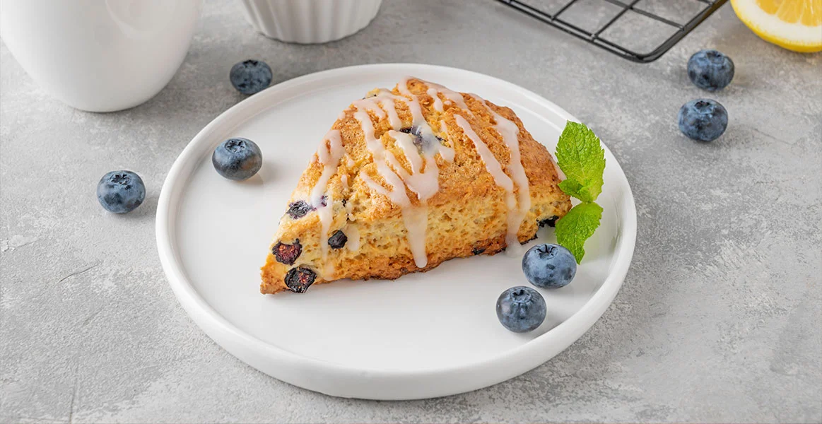 Mi receta favorita para preparar scones de arándanos y limón