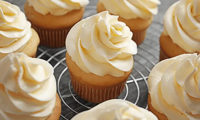 Esponjosos y deliciosos cupcakes de vainilla