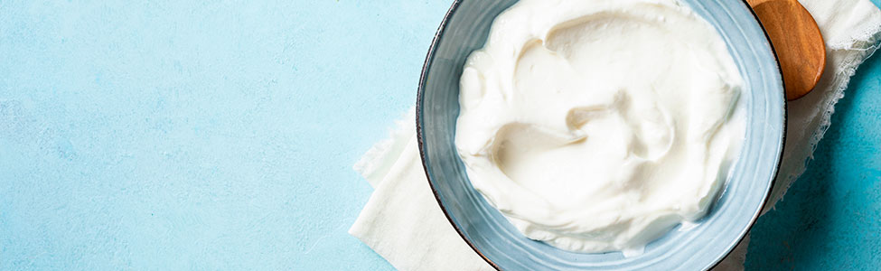 Delicioso cheesecake casero con manzana, caramelo y nuez-3