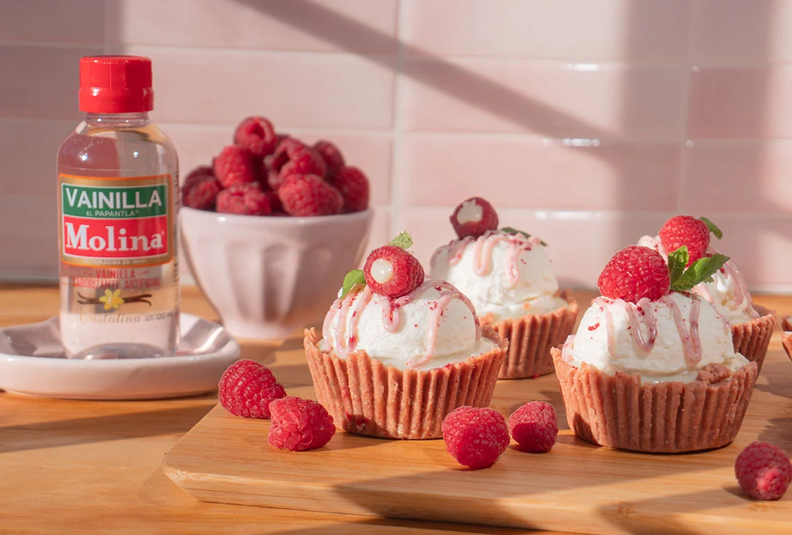 Copas de galleta con frambuesa