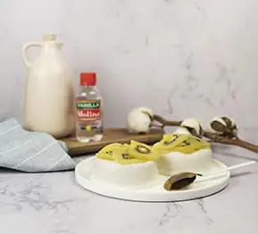 Panna cotta de yogurt con limón y kiwi